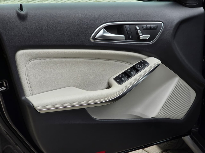 MERCEDES BENZ-GLA 200-1.6 CGI FLEX ADVANCE 7G-DCT