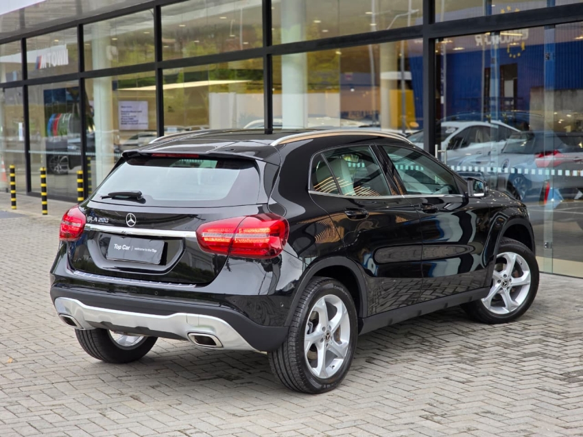 MERCEDES BENZ-GLA 200-1.6 CGI FLEX ADVANCE 7G-DCT