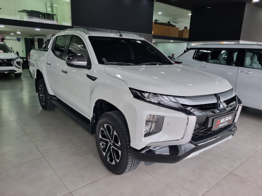 Mitsubishi-L200 TRITON-2.4 16V TURBO DIESEL SPORT OUTDOOR PLUS CD 4P 4X4 AUTOMÁTICO