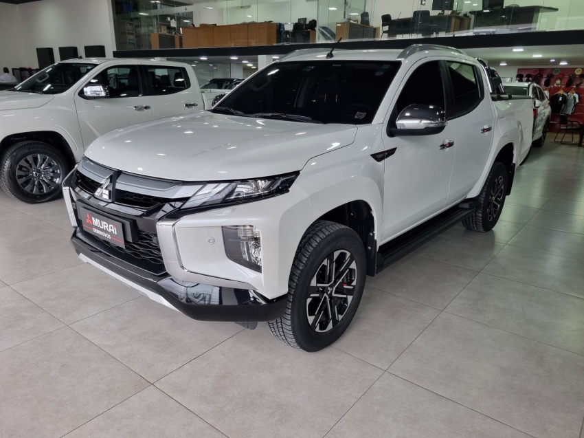 Mitsubishi-L200 TRITON-2.4 16V TURBO DIESEL SPORT OUTDOOR PLUS CD 4P 4X4 AUTOMÁTICO