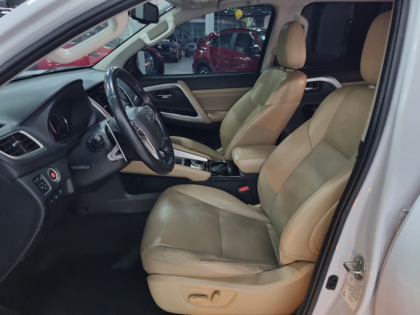 Mitsubishi-PAJERO SPORT-2.4 16V MIVEC TURBO DIESEL HPE AWD AUTOMÁTICO
