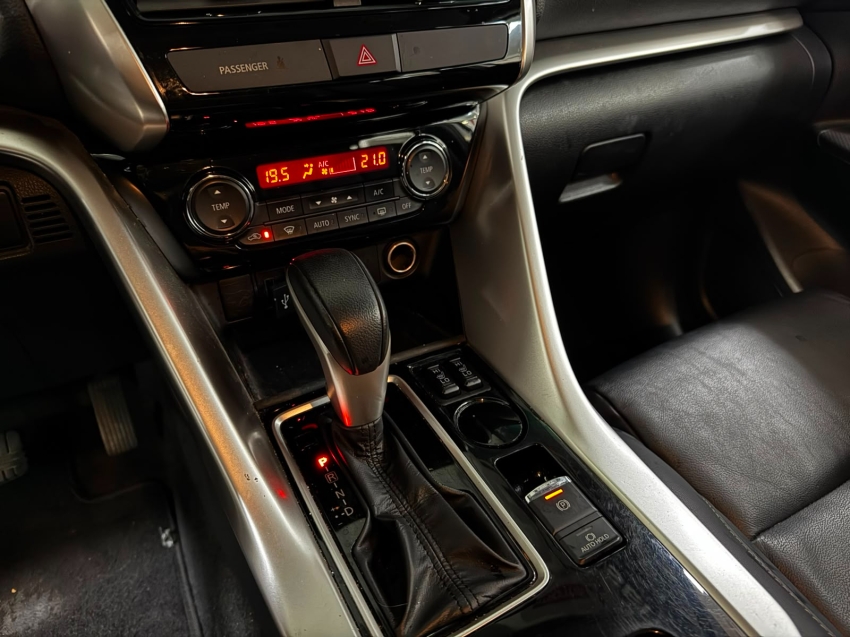 Mitsubishi-ECLIPSE CROSS-1.5 MIVEC TURBO GASOLINA HPE CVT