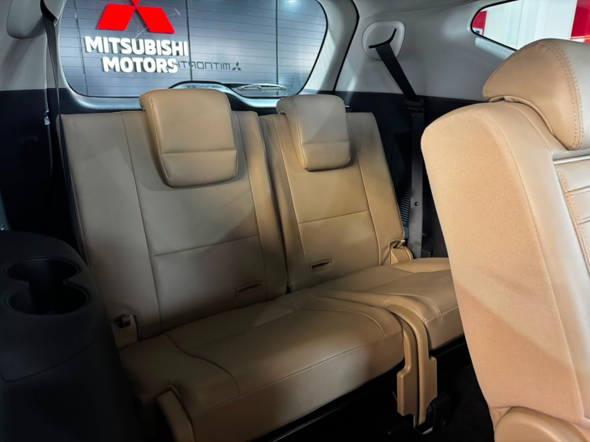 Mitsubishi-PAJERO SPORT-2.4 16V MIVEC TURBO DIESEL HPE-S AWD AUTOMÁTICO