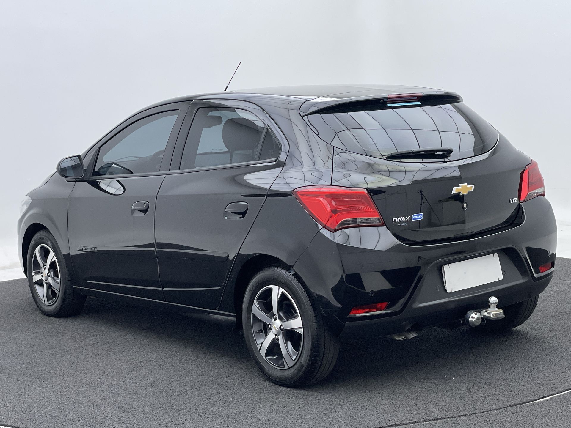 GM - Chevrolet-ONIX-ONIX HATCH LTZ 1.4 8V FlexPower 5p Aut.