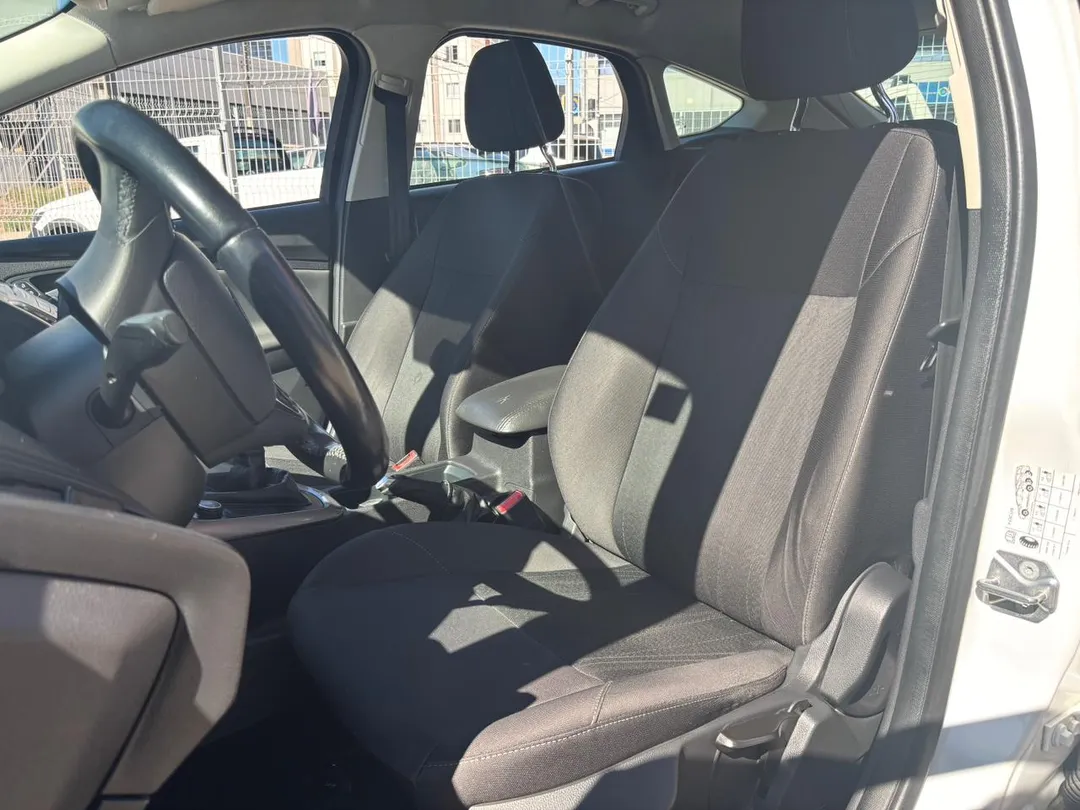 Ford-FOCUS-Focus 1.6 S/SE/SE Plus Flex 8V/16V  5p