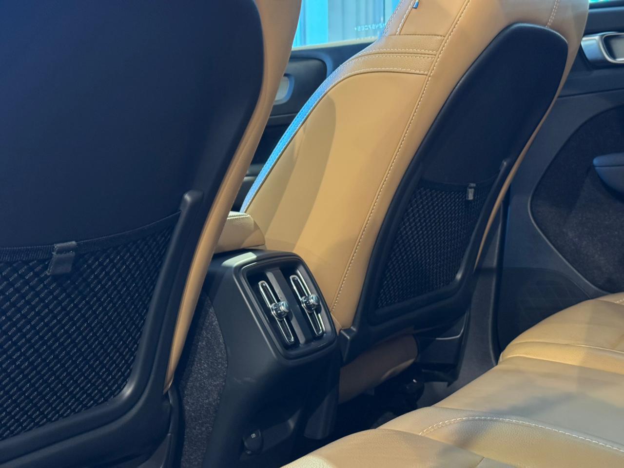 Volvo-XC 40-XC 40 T-4 INSCRIPTION 2.0 190cv FWD