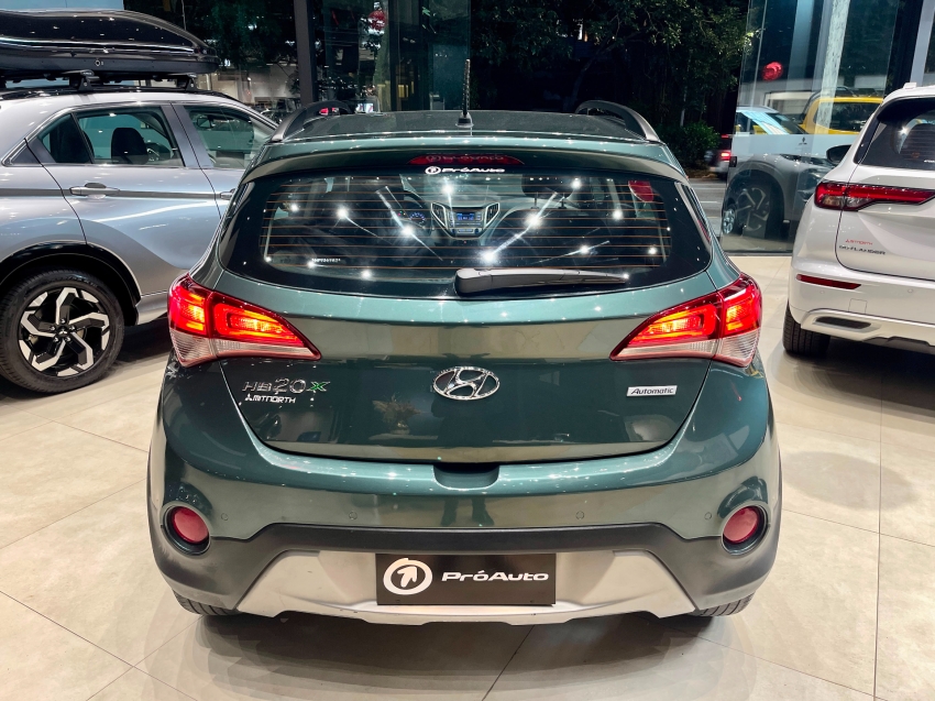 Hyundai-HB20X-1.6 16V PREMIUM FLEX 4P AUTOMÁTICO