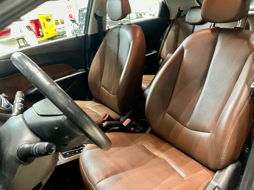 Hyundai-HB20X-1.6 16V PREMIUM FLEX 4P AUTOMÁTICO