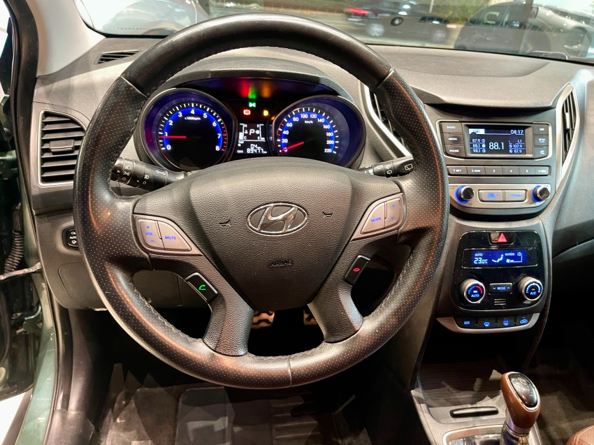 Hyundai-HB20X-1.6 16V PREMIUM FLEX 4P AUTOMÁTICO