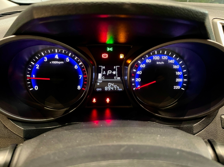 Hyundai-HB20X-1.6 16V PREMIUM FLEX 4P AUTOMÁTICO