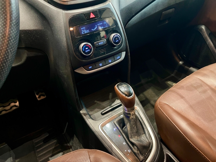 Hyundai-HB20X-1.6 16V PREMIUM FLEX 4P AUTOMÁTICO