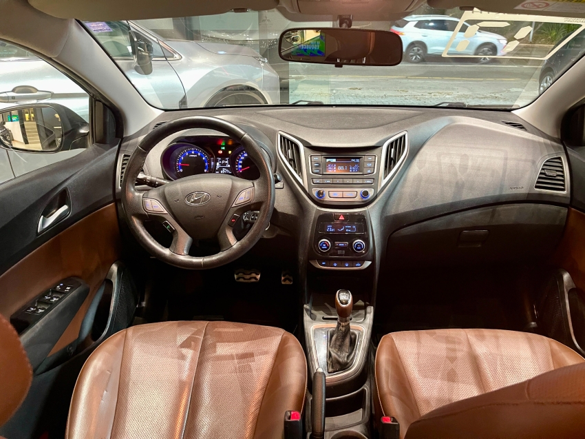 Hyundai-HB20X-1.6 16V PREMIUM FLEX 4P AUTOMÁTICO