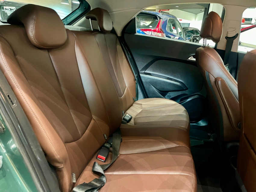 Hyundai-HB20X-1.6 16V PREMIUM FLEX 4P AUTOMÁTICO