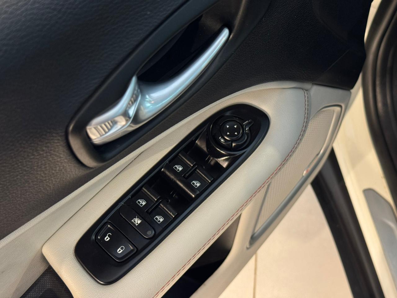Jeep-COMPASS-COMPASS LONGITUDE 2.0 4x4 Dies. 16V Aut.