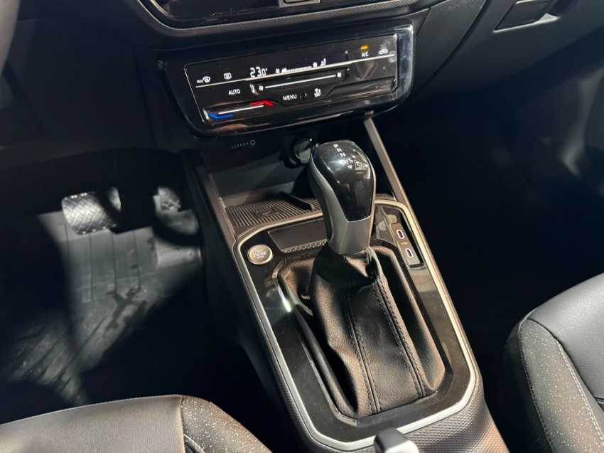 Volkswagen-TERA-1.0 170 TSI HIGH AUTOMÁTICO