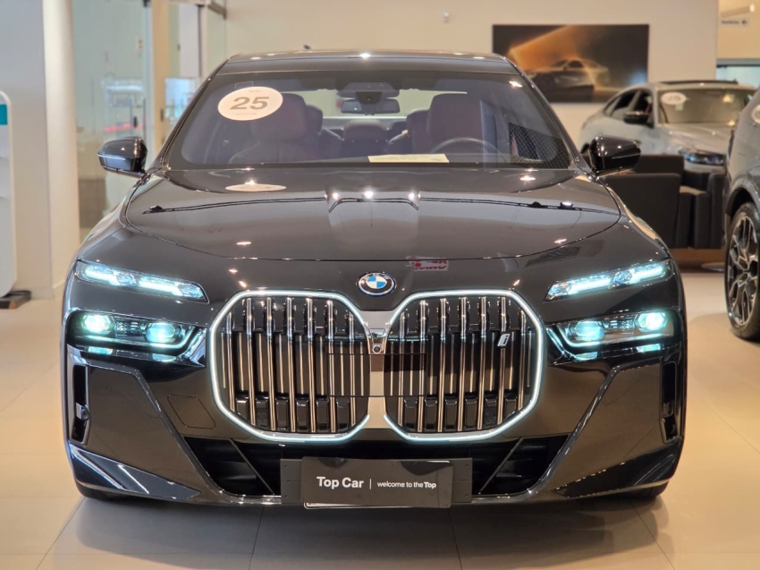 BMW-i7-ELÉTRICO XDRIVE60 M SPORT