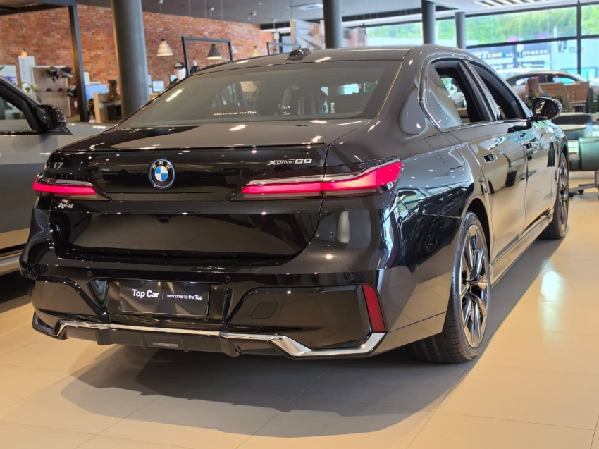 BMW-i7-ELÉTRICO XDRIVE60 M SPORT