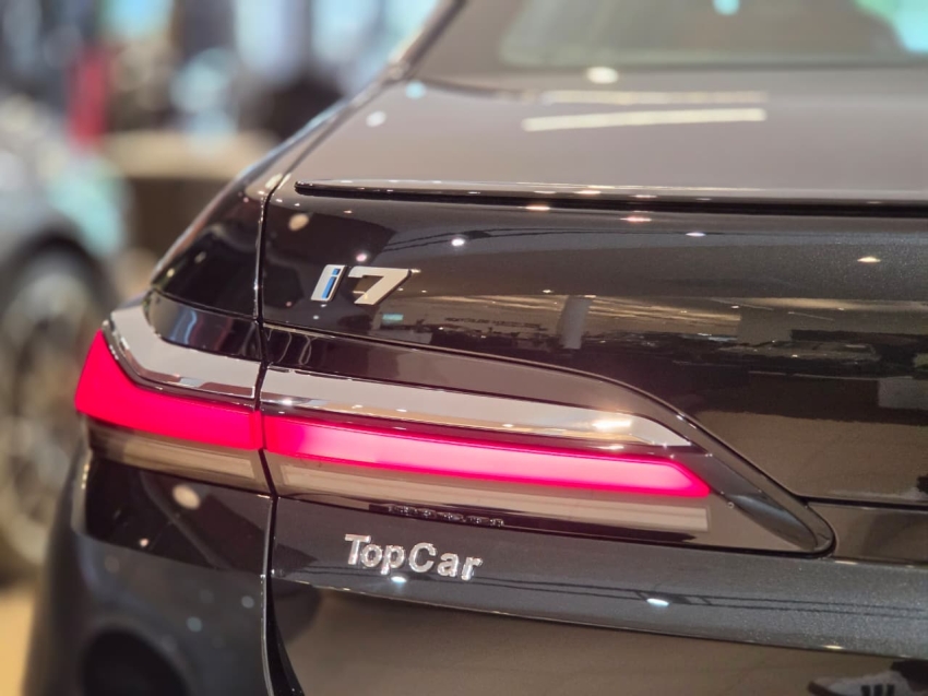 BMW-i7-ELÉTRICO XDRIVE60 M SPORT