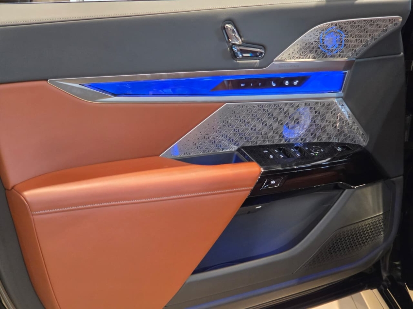 BMW-i7-ELÉTRICO XDRIVE60 M SPORT