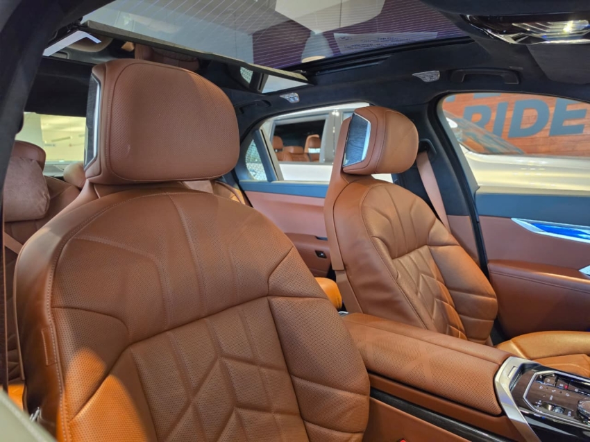 BMW-i7-ELÉTRICO XDRIVE60 M SPORT