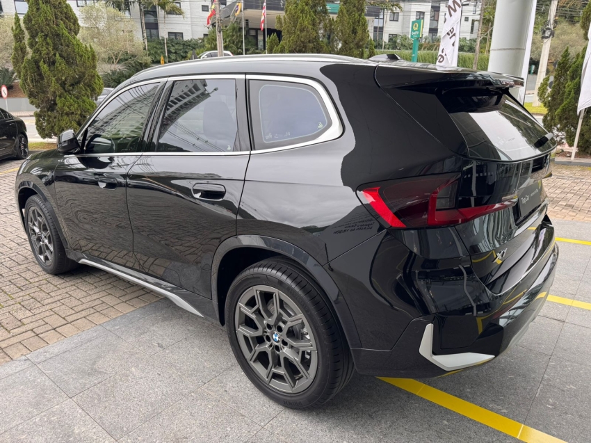 BMW-X1-2.0 16V TURBO GASOLINA SDRIVE20I X-LINE STEPTRONIC