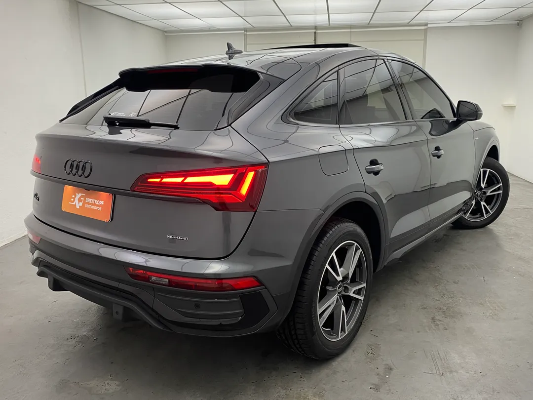 Audi-Q5-Q5 SB P Black. 2.0 TFSIe S.Tr. Qt (Hib.)