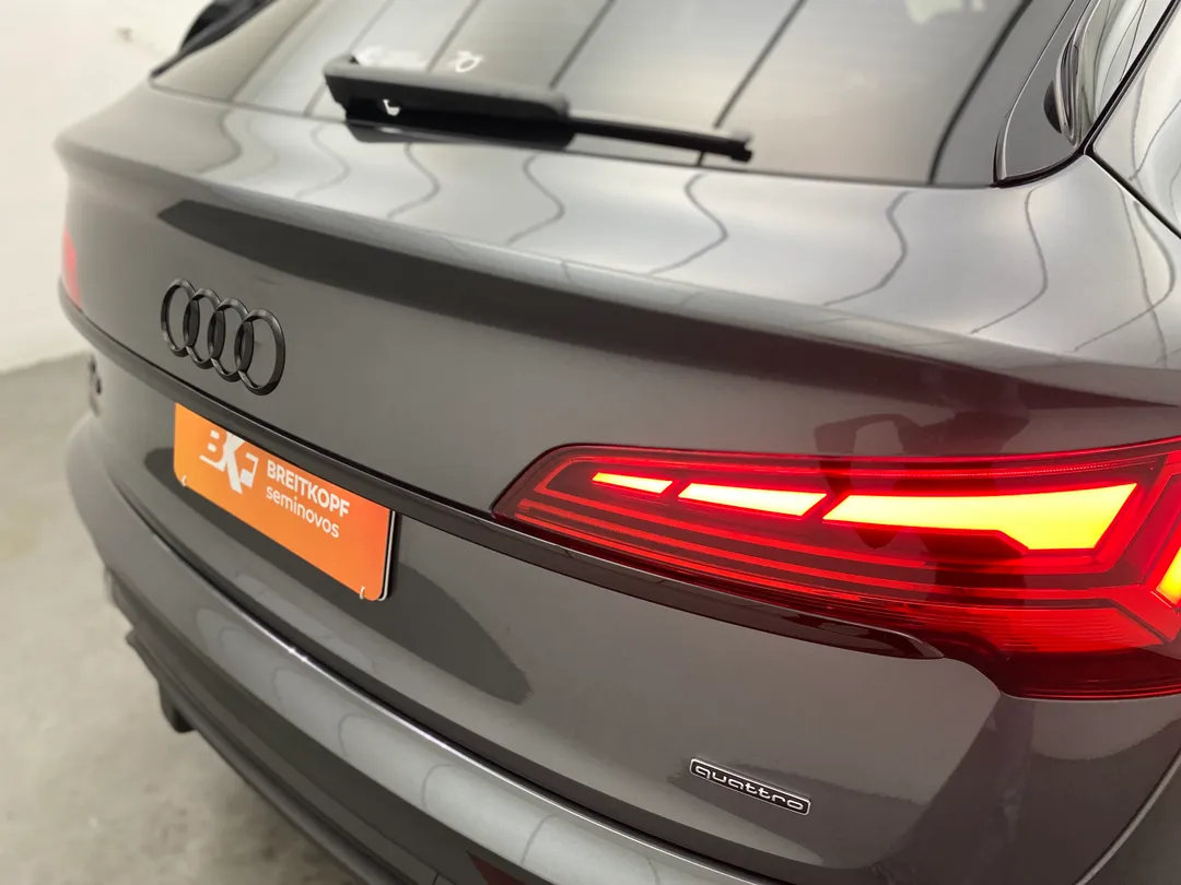 Audi-Q5-Q5 SB P Black. 2.0 TFSIe S.Tr. Qt (Hib.)