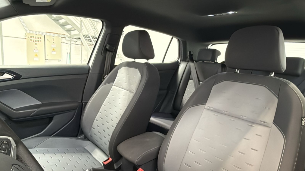 Volkswagen-T-CROSS-1.0 200 TSI TOTAL FLEX COMFORTLINE AUTOMÁTICO