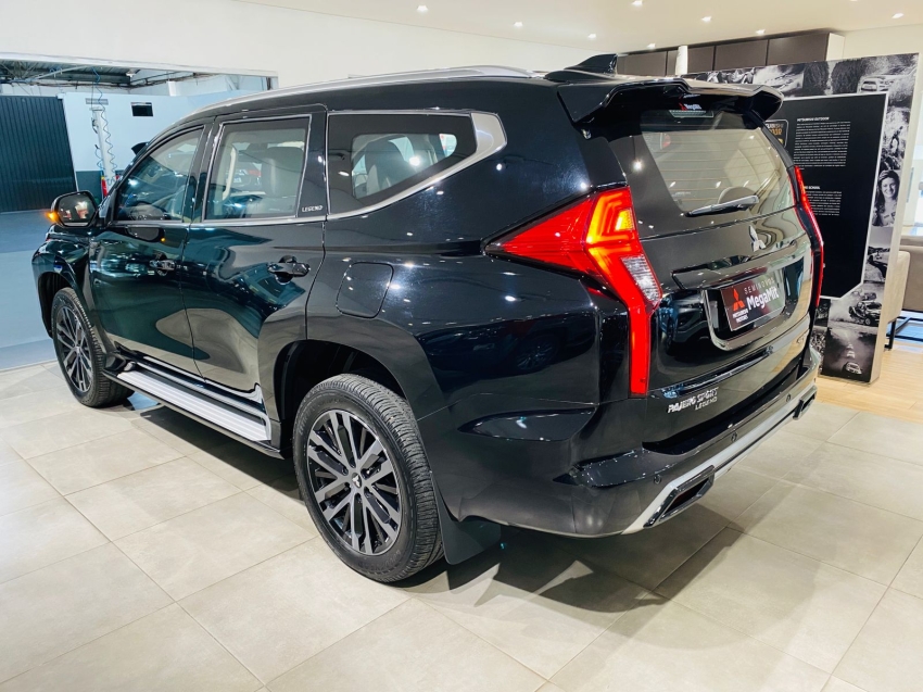 Mitsubishi-PAJERO SPORT-2.4 16V MIVEC TURBO DIESEL LEGEND AWD AUTOMÁTICO