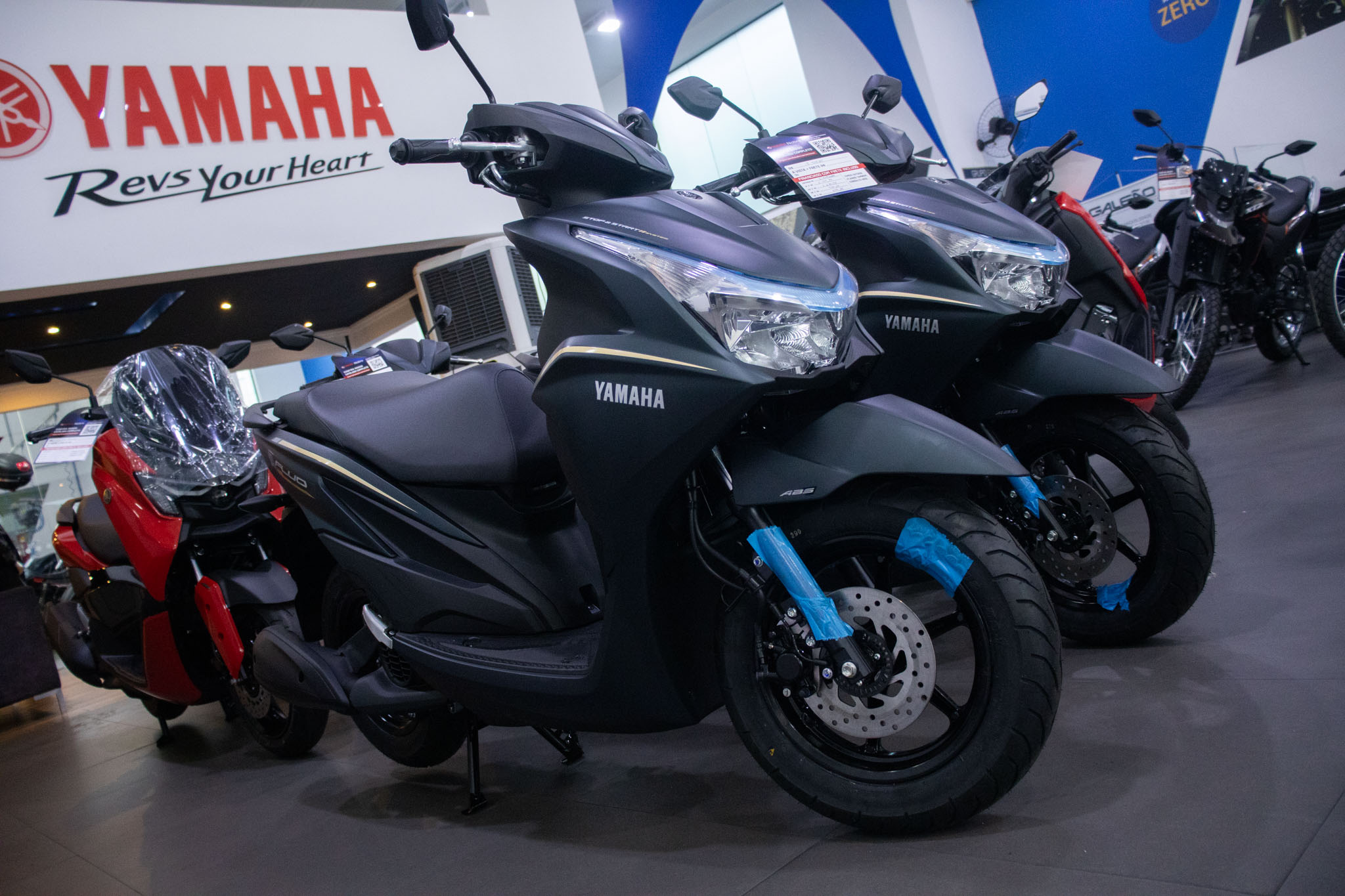 YAMAHA-FLUO-FLUO 125 CONNECTED (Híbrido)