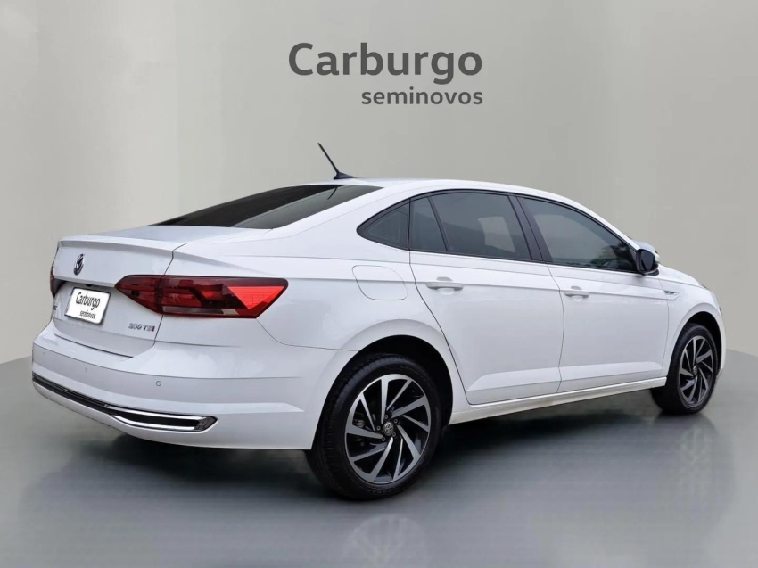 Volkswagen-VIRTUS-1.0 200 TSI HIGHLINE AUTOMÁTICO