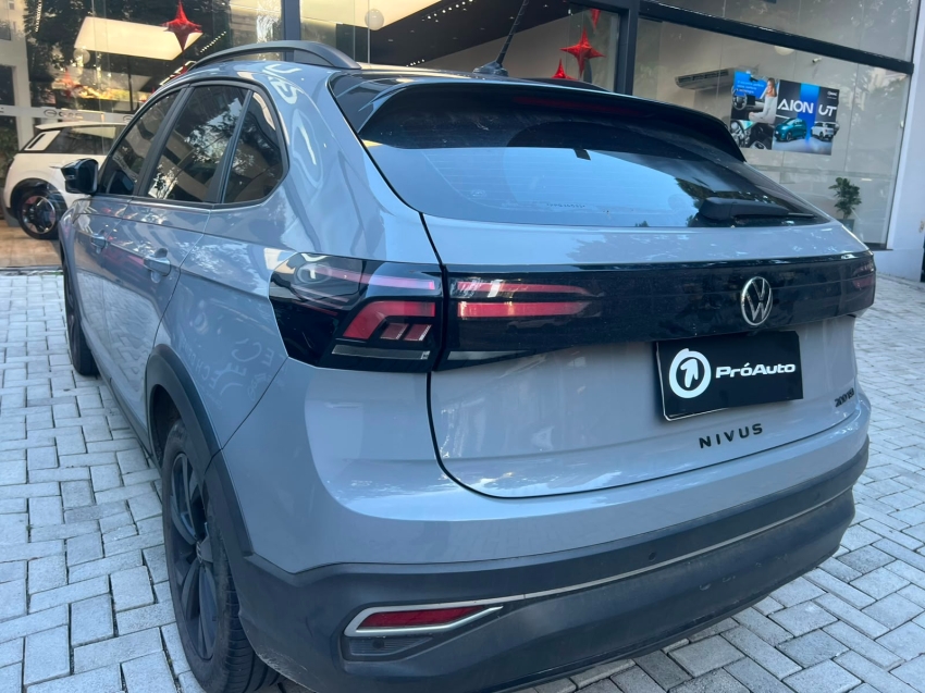 Volkswagen-NIVUS-1.0 200 TSI TOTAL FLEX HIGHLINE AUTOMÁTICO