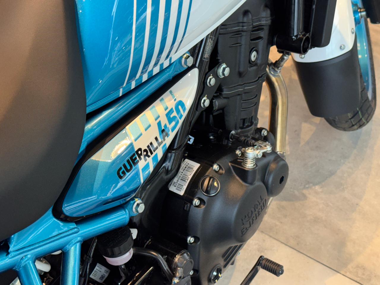 Royal Enfield-GUERRILLA 450-GUERRILLA 450 Brava Blue