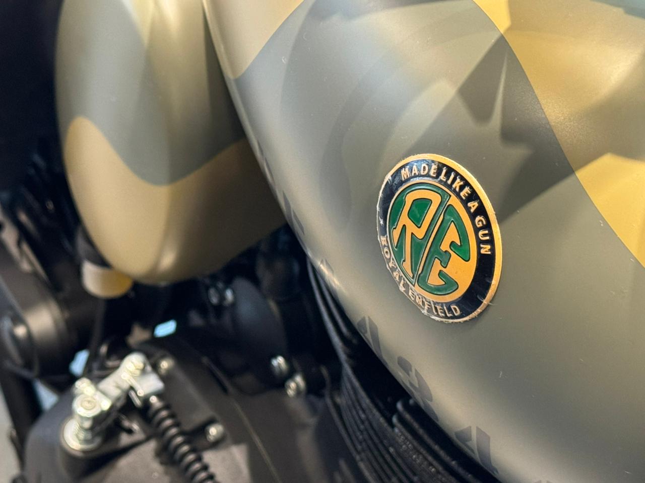 Royal Enfield-Classic 350-CLASSIC 350 J1A3 COMMANDO SAND