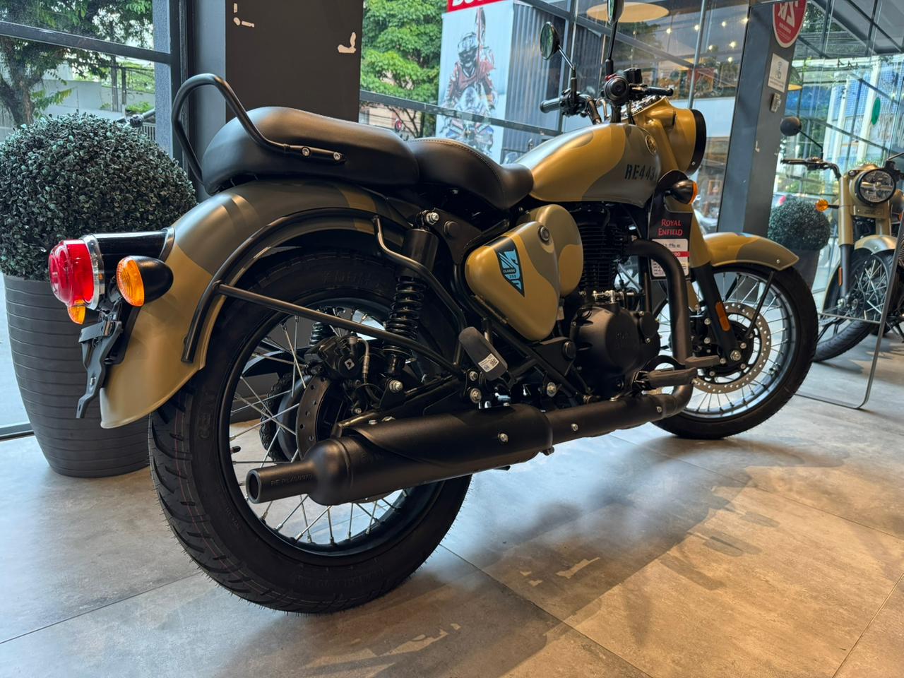 Royal Enfield-Classic 350-CLASSIC 350 J1A3 COMMANDO SAND