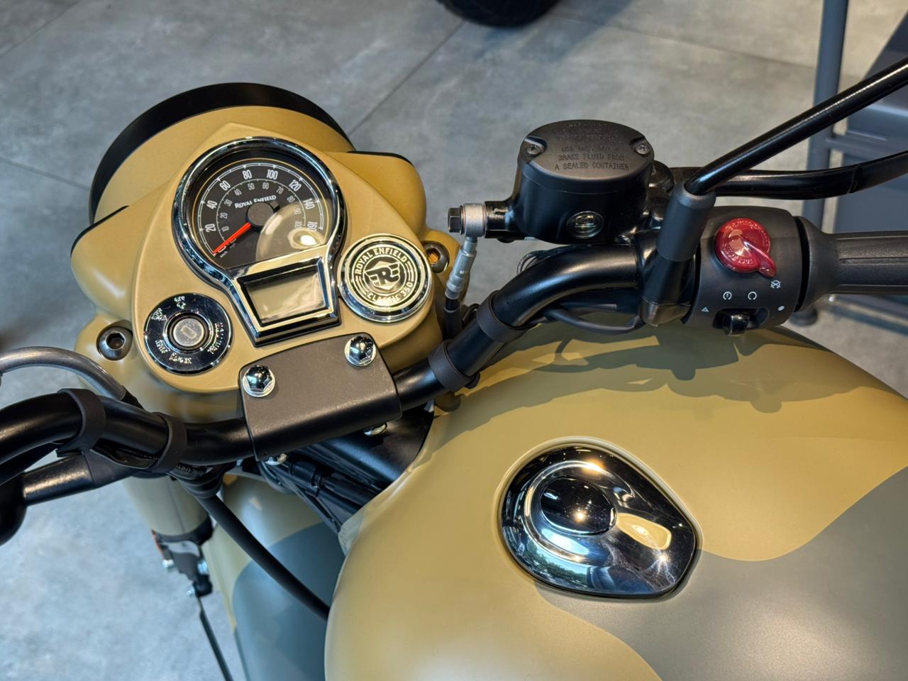Royal Enfield-Classic 350-CLASSIC 350 J1A3 COMMANDO SAND