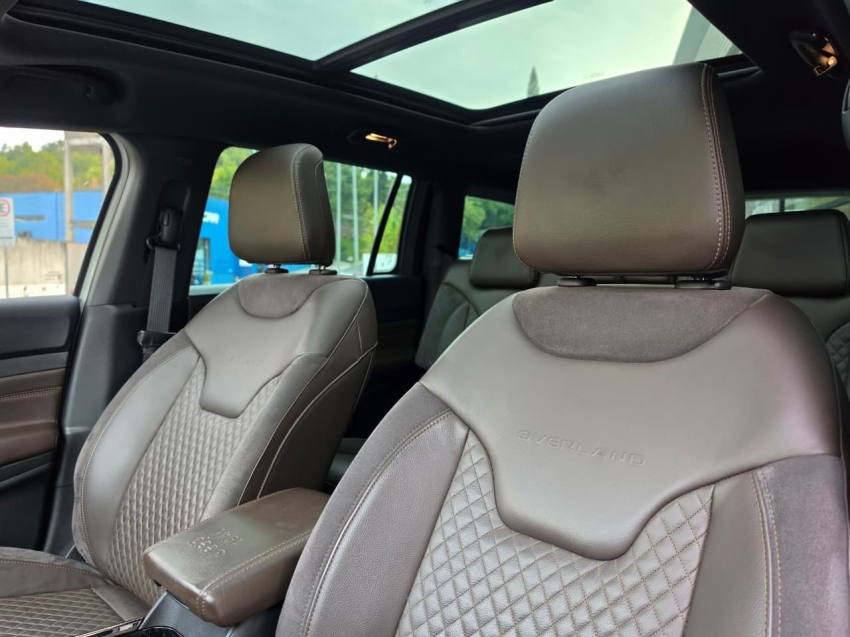 Jeep-COMMANDER-1.3 T270 TURBO FLEX OVERLAND AT6