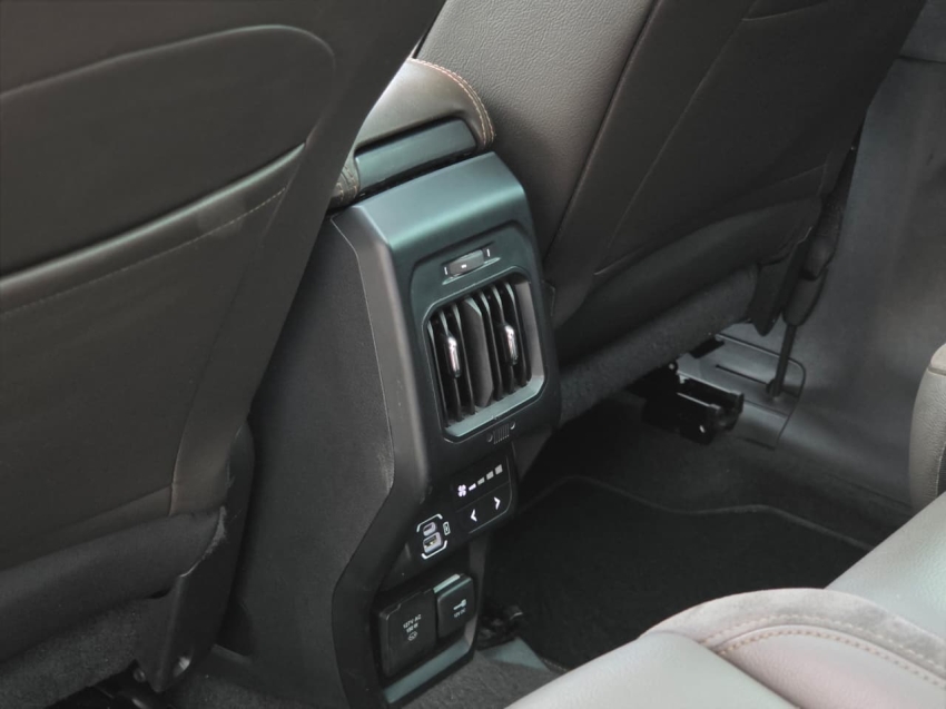 Jeep-COMMANDER-1.3 T270 TURBO FLEX OVERLAND AT6