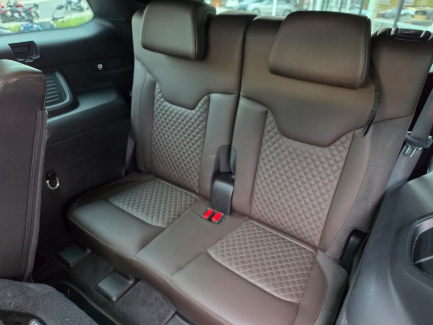 Jeep-COMMANDER-1.3 T270 TURBO FLEX OVERLAND AT6