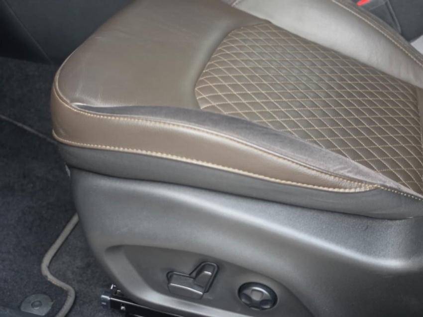 Jeep-COMMANDER-1.3 T270 TURBO FLEX OVERLAND AT6