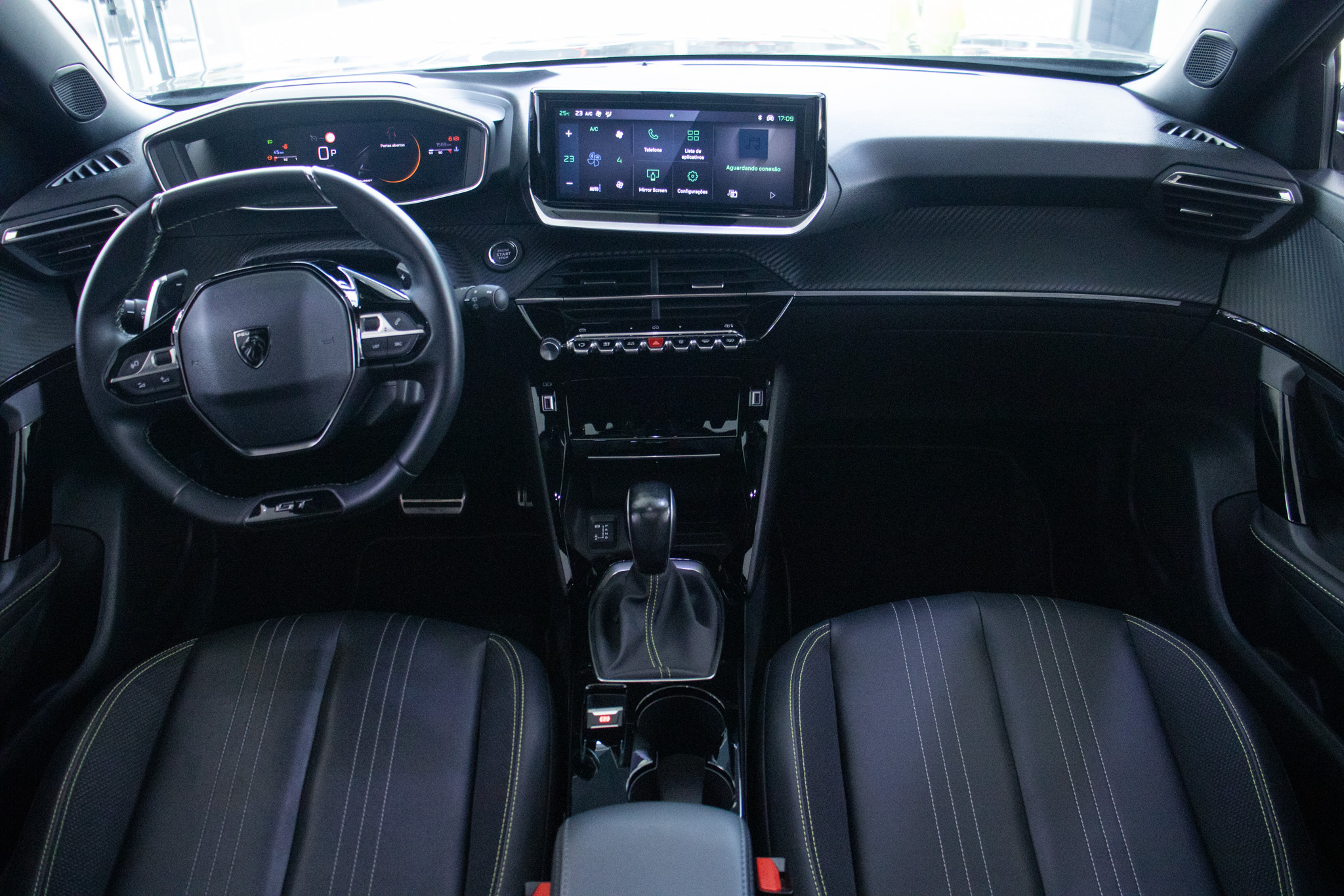 Peugeot-2008-2008 GT 1.0 Turbo Hibrido Aut.