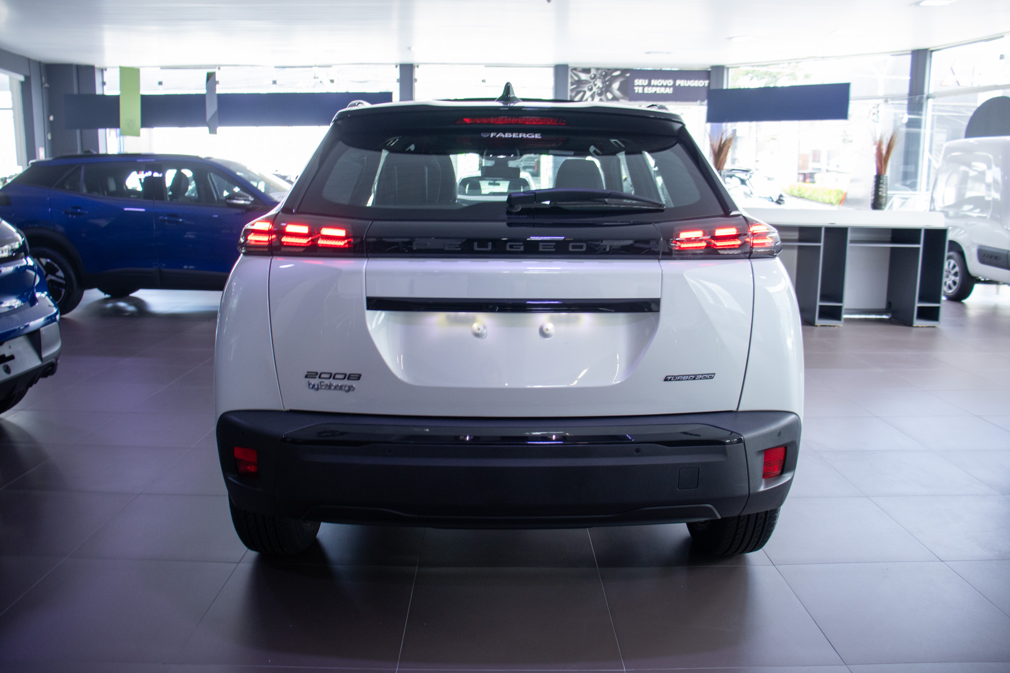 Peugeot-2008-2008 GT 1.0 Turbo Hibrido Aut.