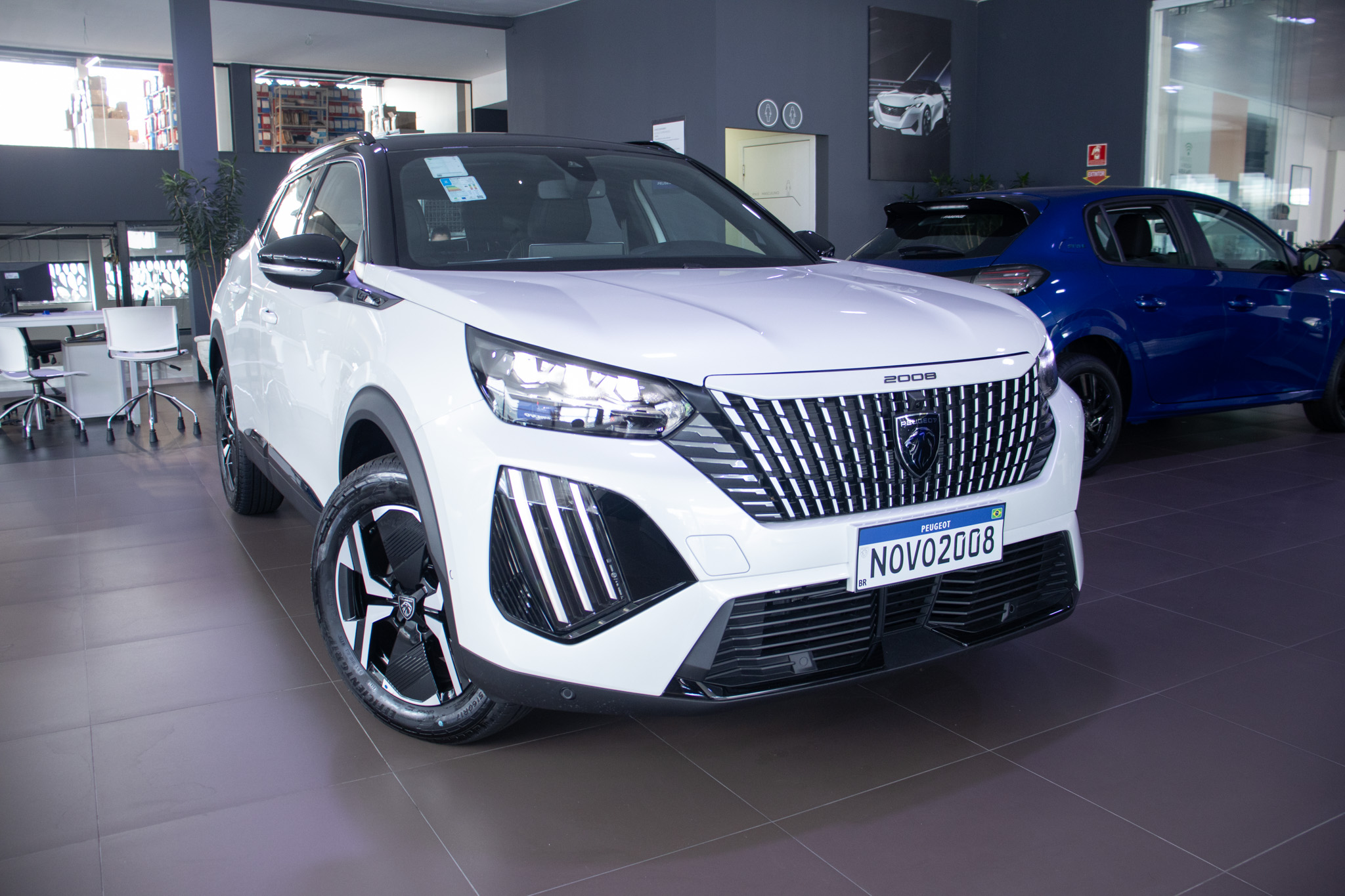 Peugeot-2008-2008 GT 1.0 Turbo Hibrido Aut.