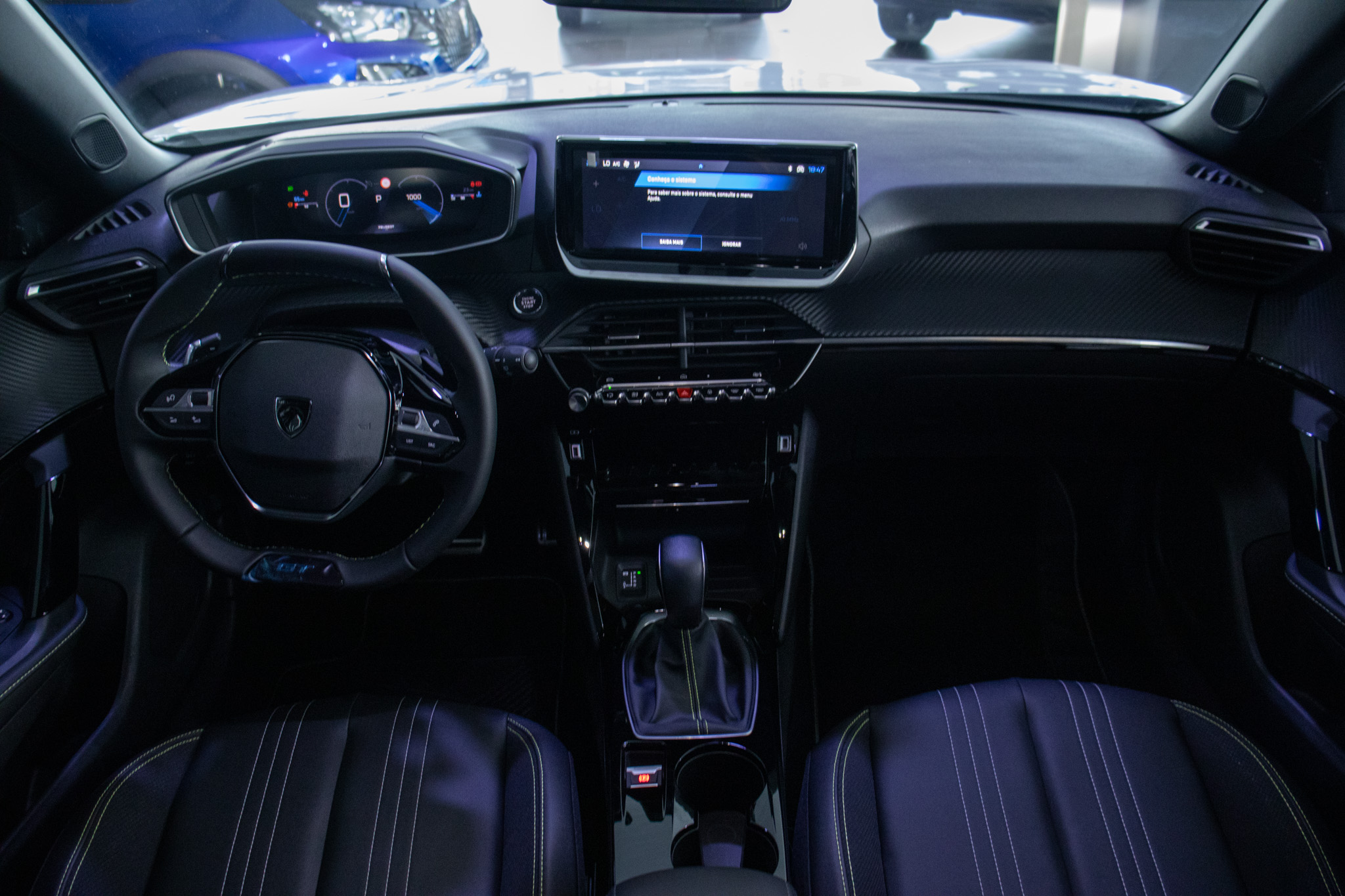 Peugeot-2008-2008 GT 1.0 Turbo Hibrido Aut.