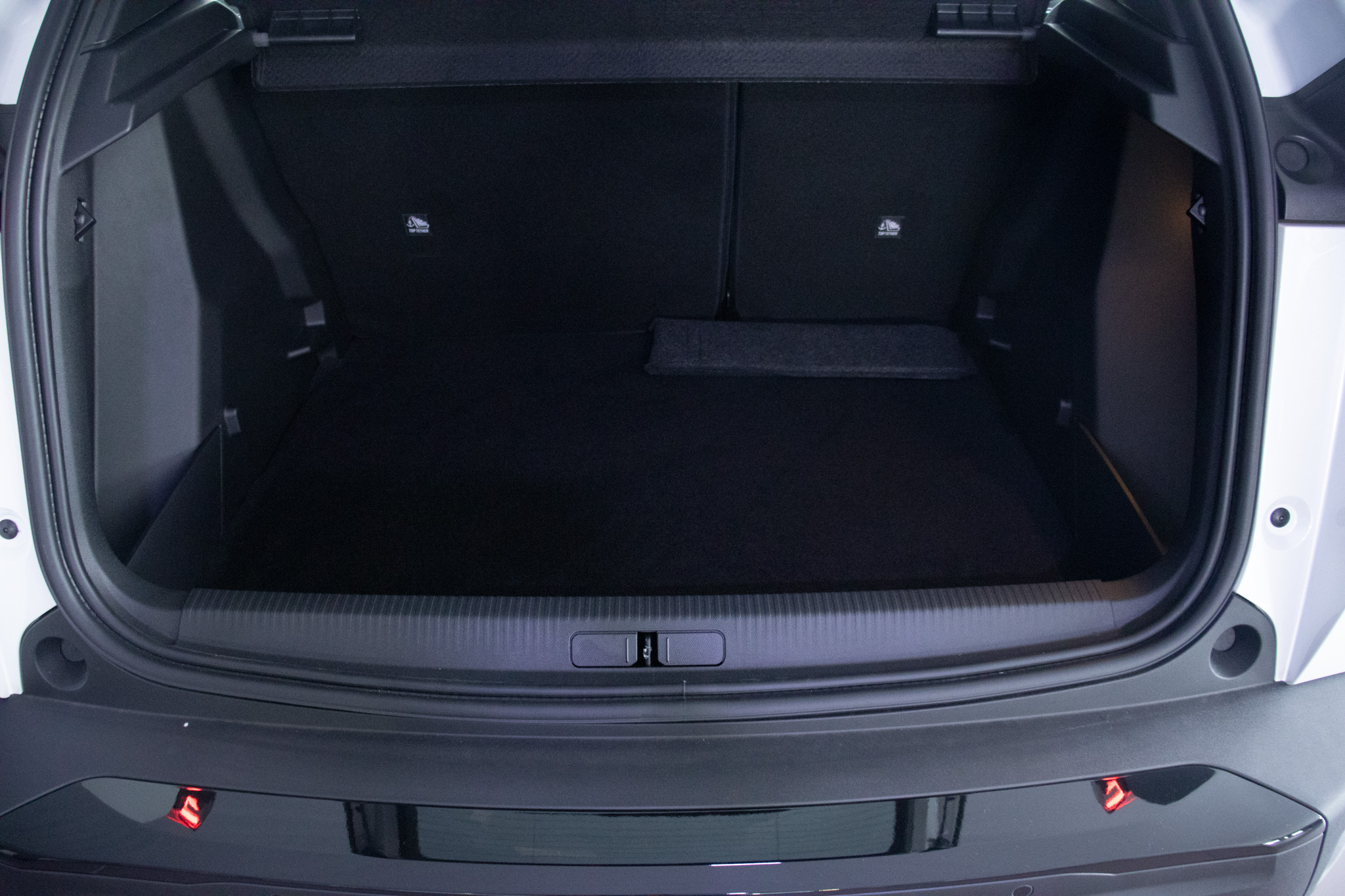 Peugeot-2008-2008 GT 1.0 Turbo Hibrido Aut.