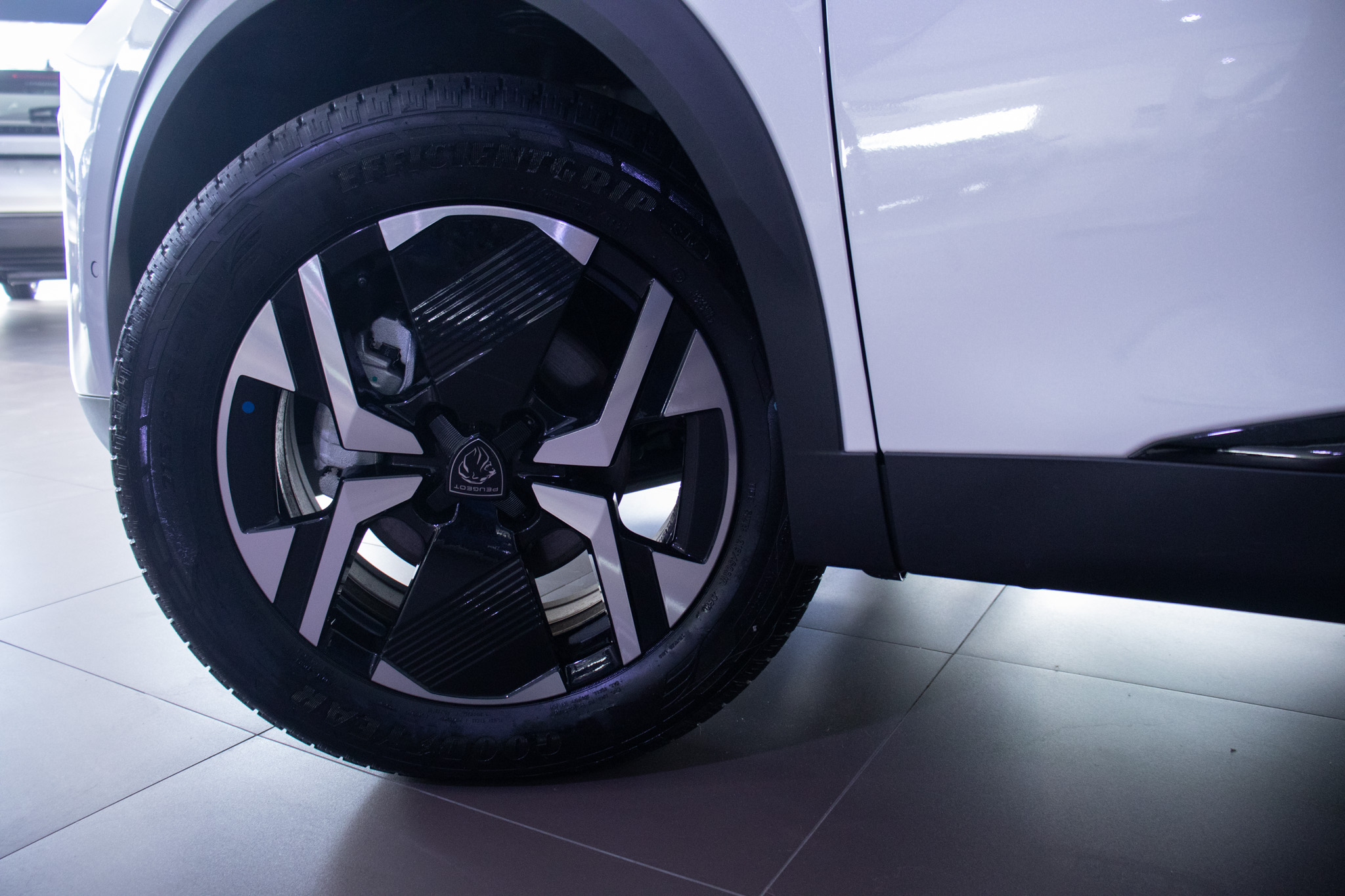 Peugeot-2008-2008 GT 1.0 Turbo Hibrido Aut.