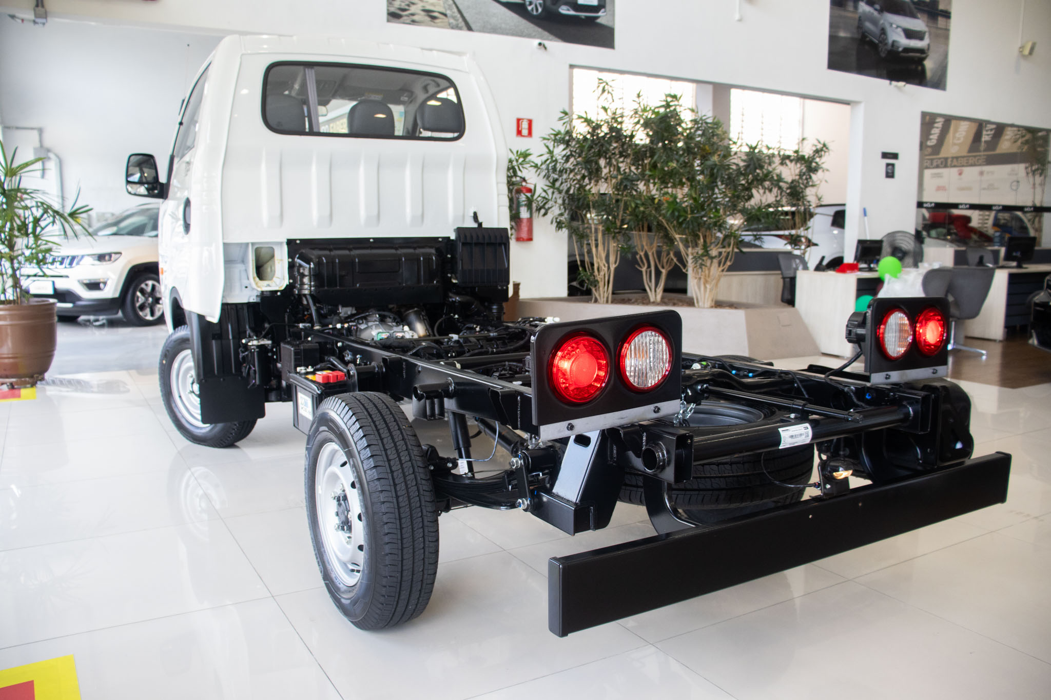 Kia Motors-BONGO-Bongo K-2500 2.5 4x4 TB Diesel