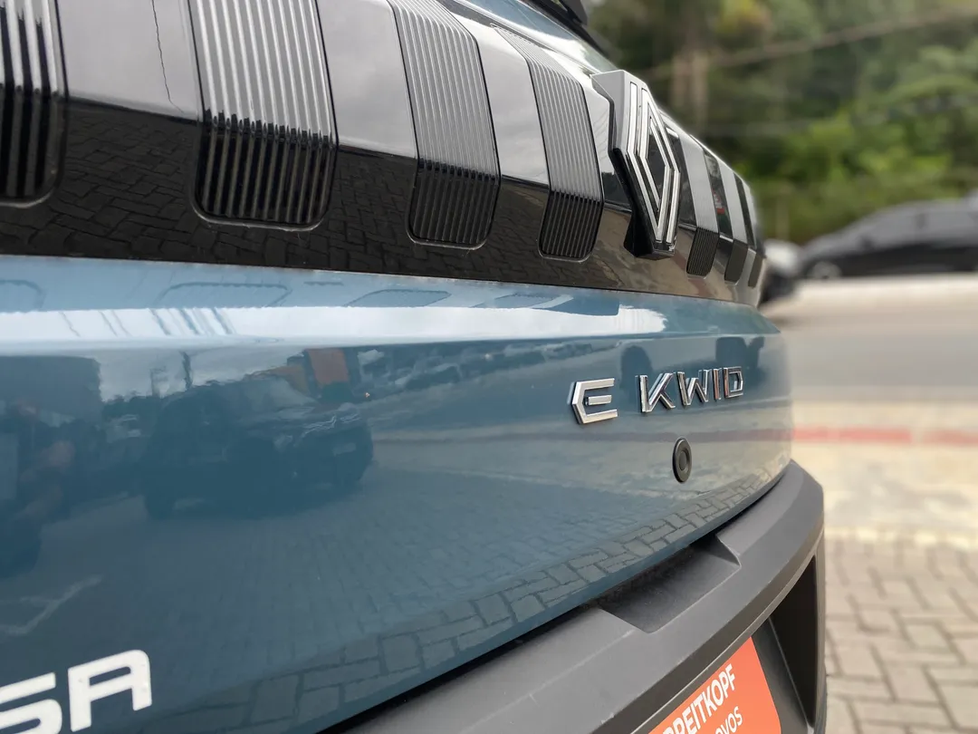 Renault-KWID-KWID E-Tech Techno