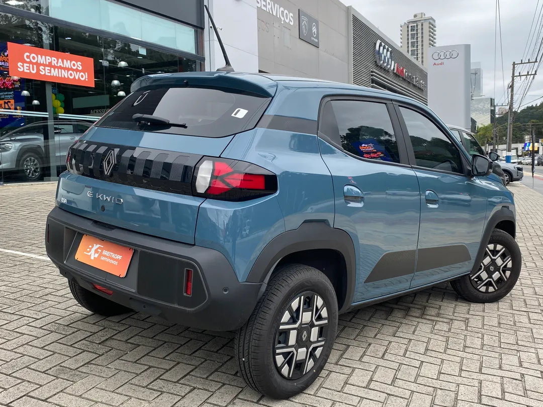 Renault-KWID-KWID E-Tech Techno