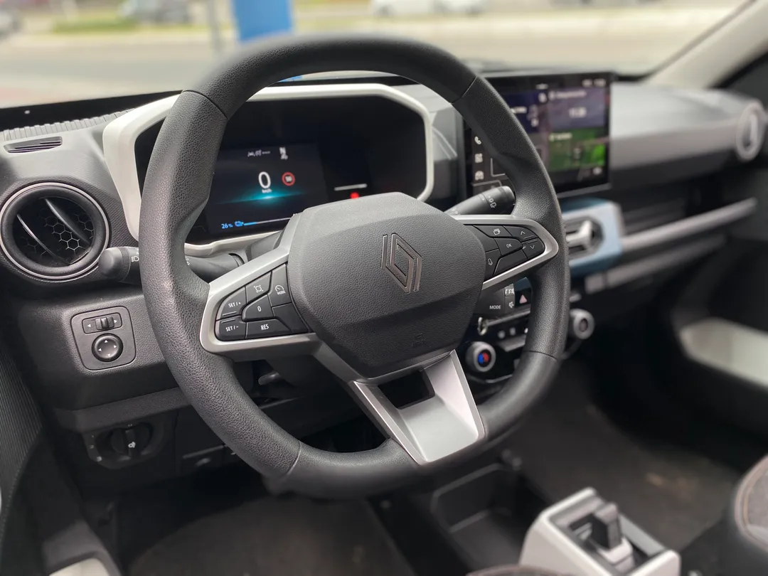 Renault-KWID-KWID E-Tech Techno